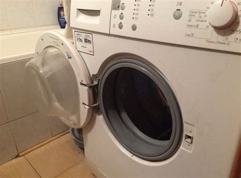 tvättmaskinen låter vid tömning